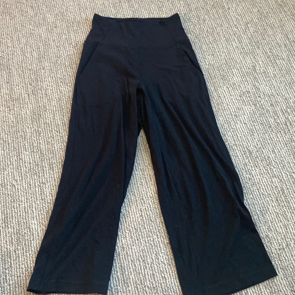 lululemon wide leg align crop (23” in seam)